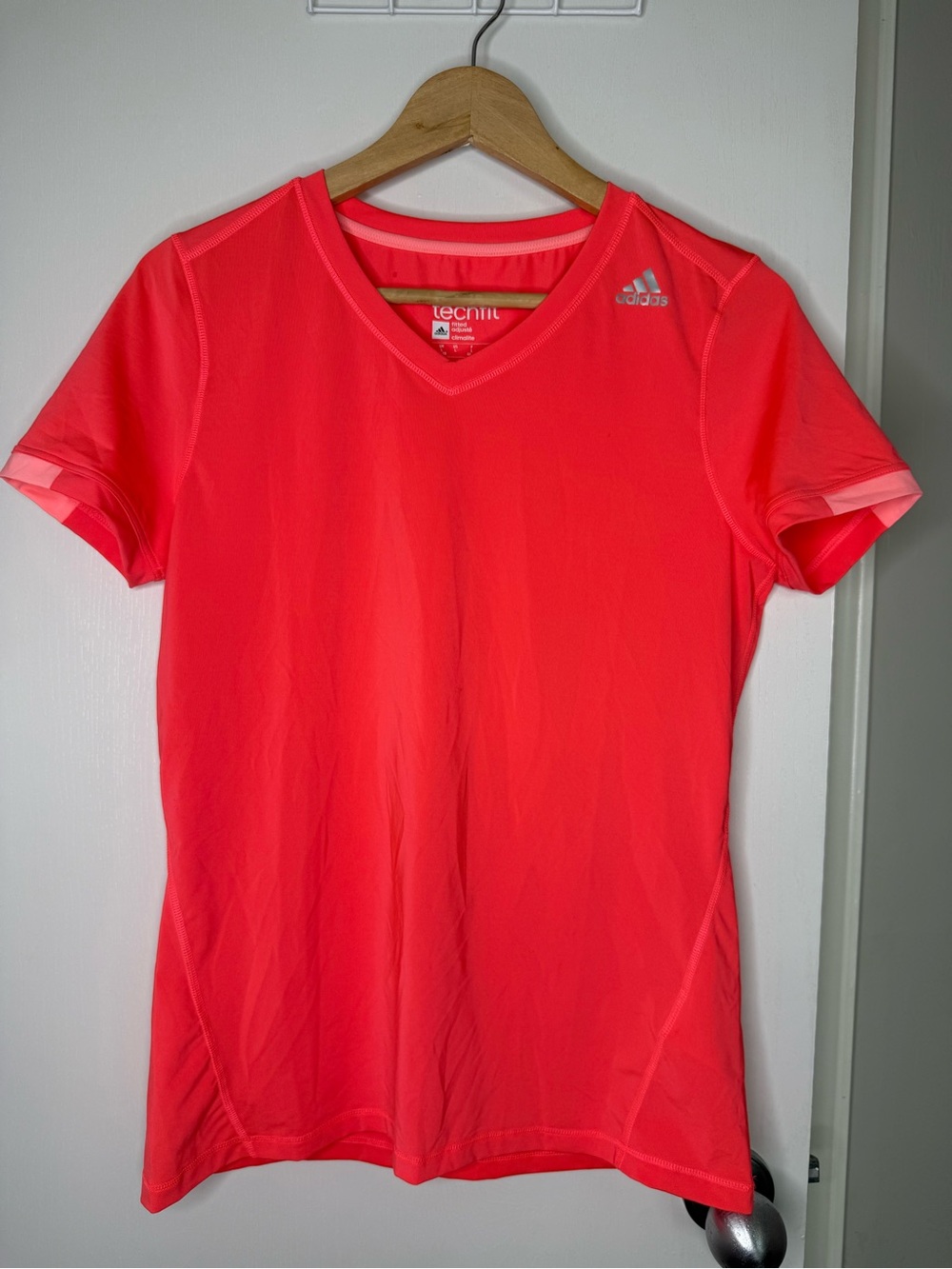 Adidas Coral Techfit V-Neck Athletic Tee Large